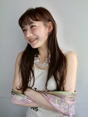 ナチュラルストレートロング×シアーブラウン