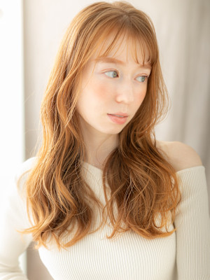 金髪ハイトーンカラーイメチェンフェミニンロング20代30代