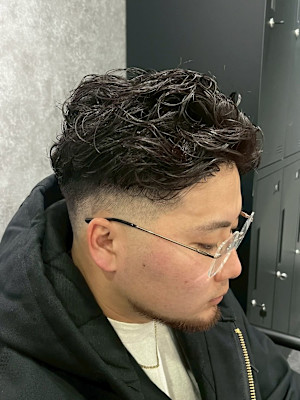 ラルフカールラウンドマッシュフェザーパーマメンズパーマ眉毛