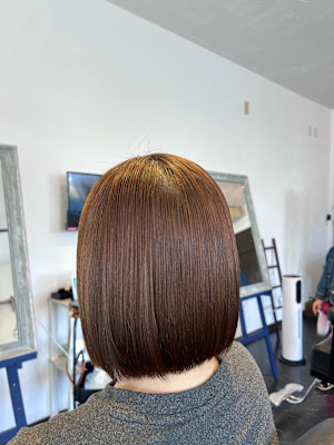 ウルつや切りっぱなしボブ