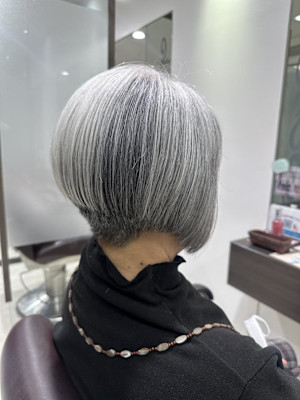 刈り上げ前下がりショート