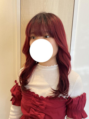 根元を活かしたレッドカラー