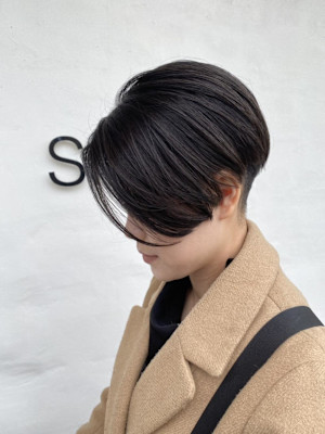 前下がりハンサムショート