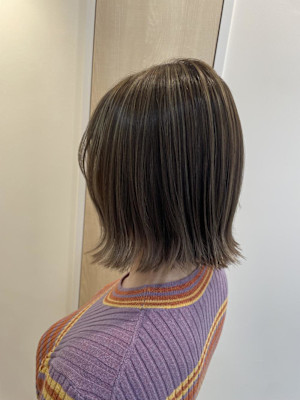 オリーブベージュ×ハイライト