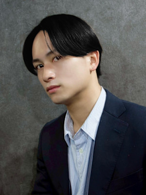 センターパート＆フェザーパーマ＆ニュアンスパーマ＆黒髪