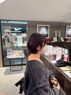 大人っぽく見せる美シルエットボブ