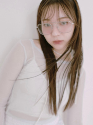 韓国風ストレートロング×シアーブラウン