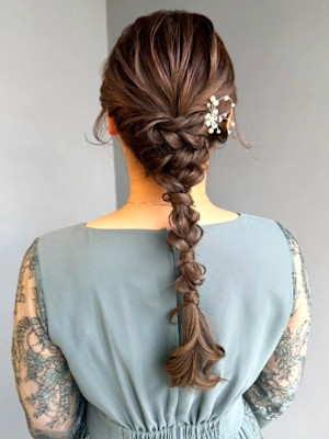 結婚式 お呼ばれヘアセット 編み下ろしヘア ローポニー