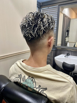 スキンフェードパーマスタイル