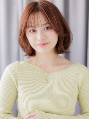 ミルクブラウンブリーチなしゆるふわレイヤーボブ30代40代