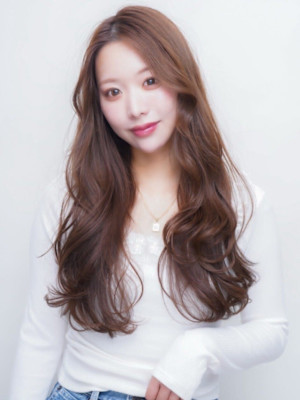 顔周りレイヤー ゆる巻き ベージュ 20代 ダメージレス