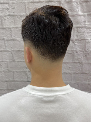 73分けフェードスタイル