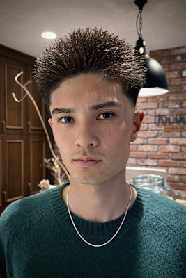 メンズカットフェードスパイキーショート