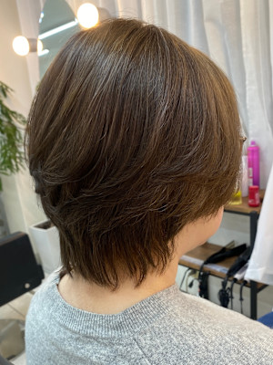 襟足長め　ショートスタイル