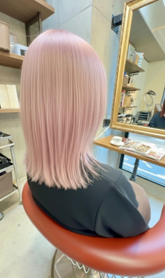 ピンクグレージュ