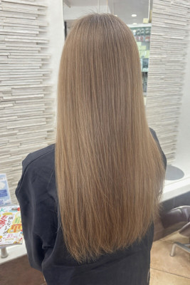 グラデーションベージュカラー