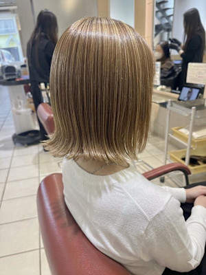 白髪を活かすハイライトカラー