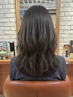 透明感グレージュの波ウェーブ【179スタイル】