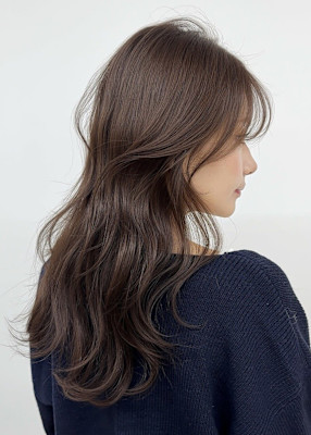 グレージュ艶カラー 毛流れレイヤーカット