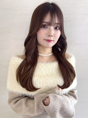 顔周りレイヤー 艶感 ベージュカラー くびれヘア 透明感