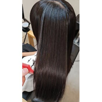 乾かすだけでまとまる自然な縮毛矯正