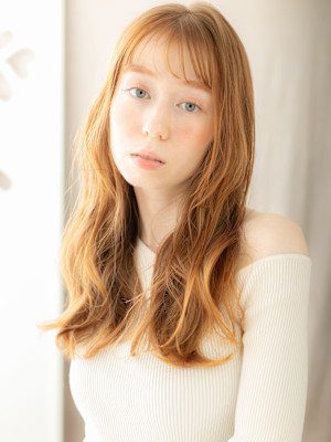 金髪ハイトーンカラーイメチェンフェミニンロング20代30代