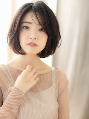 黒髪ダークアッシュ小顔カーテンバングレイヤーボブ30代40代