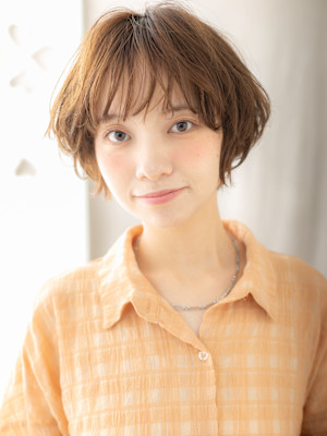 ミルクブラウンブリーチなしくせ毛風マッシュパーマ20代30代