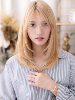 小顔シャギーウルフ艶髪ミルクティーブロンド　シャギーカット