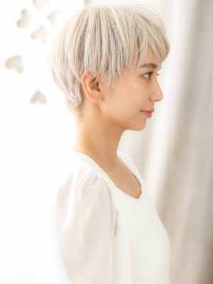 ハイトーンカラーホワイトシルバークールショート10代20代