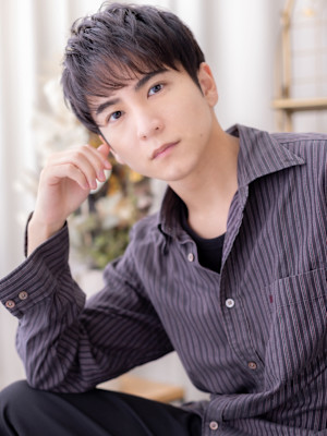 オリーブグレーモテ髪シールスルーマッシュ　ルーズショート