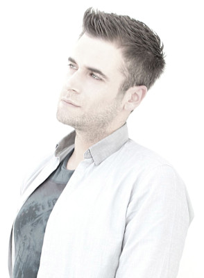 リバースセンターパート刈り上げセンターパートサーフカール