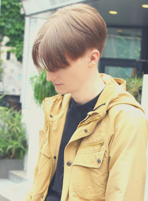 リバースセンターパート刈り上げセンターパートサーフカール