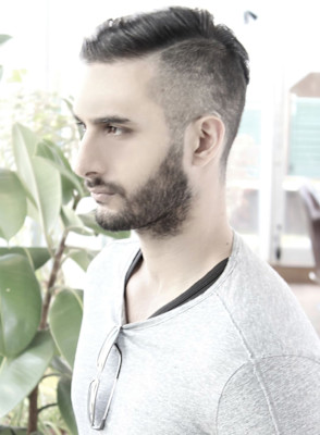 リバースセンターパート刈り上げセンターパートサーフカール