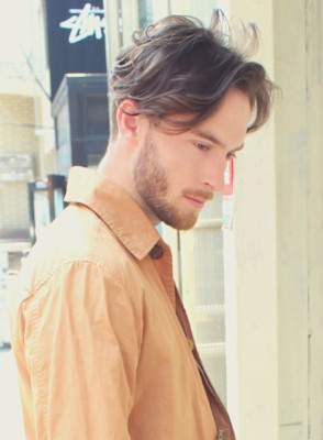 リバースセンターパート刈り上げセンターパートサーフカール