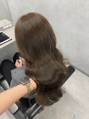 明るめオリーブベージュカラー