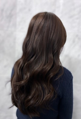 ショコラブラウンのゆるウェーブロング