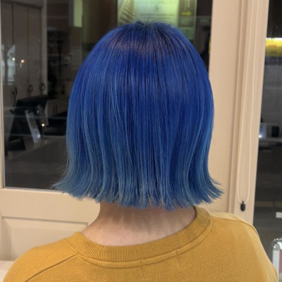 推しカラーにも◎ブルーとボブ