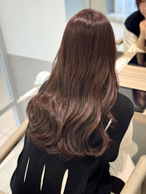 やわらかピンクベージュ