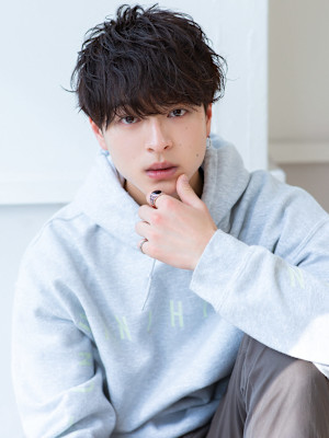 波巻きツーブロックマッシュ