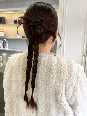 ヘアセット 編み込み お呼ばれへア 三つ編み ヘアアレンジ