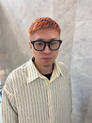 オレンジカラー×フェードショート