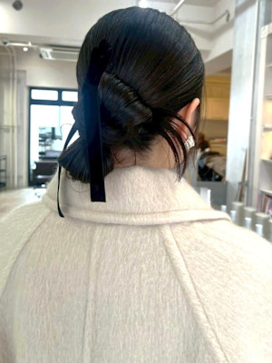 タイト シニヨン ヘアセット 韓国ヘア お呼ばれへア 結婚式