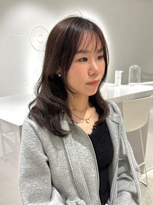 上品なナチュラルフェイスレイヤー＋アッシュミルクティー