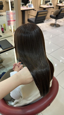 【伊勢原】イルミナカラー+髪質改善で叶える透明感オリーブ