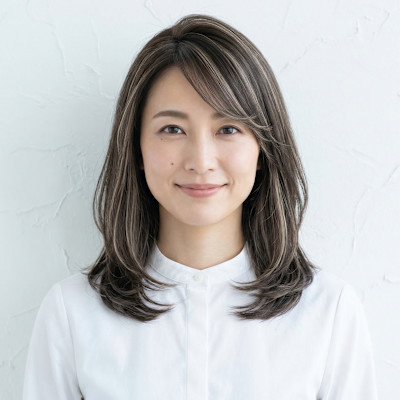 白髪ぼかし＆小顔かき上げミディアム・グレージュ