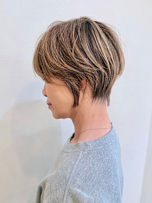 【morio成増 セリザワ】大人ショート 白髪ぼかしハイライ