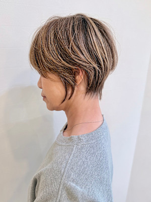 【morio成増 セリザワ】大人ショート 白髪ぼかしハイライ