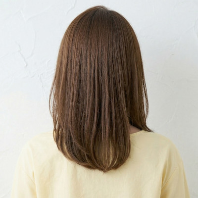 【30代人気】上品ミディアム×シナモンベージュツヤ髪