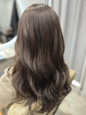 オリーブベージュ